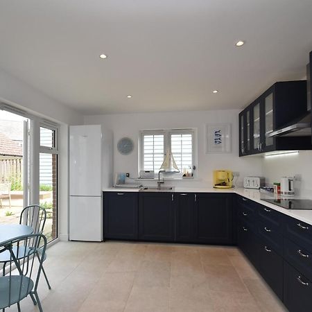 Strand House Camber Екстериор снимка